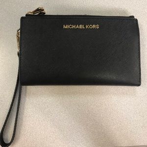 Michael Kors Jet Set Double Zip Wristlet